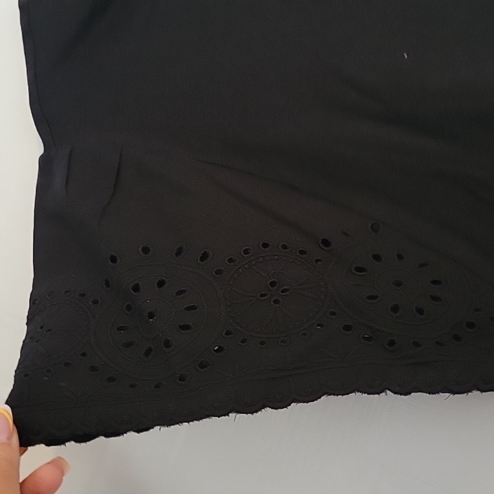 🆕️ GAP Woman's Eyelet Sleeve Top Size Medium - Picture 4 of 11